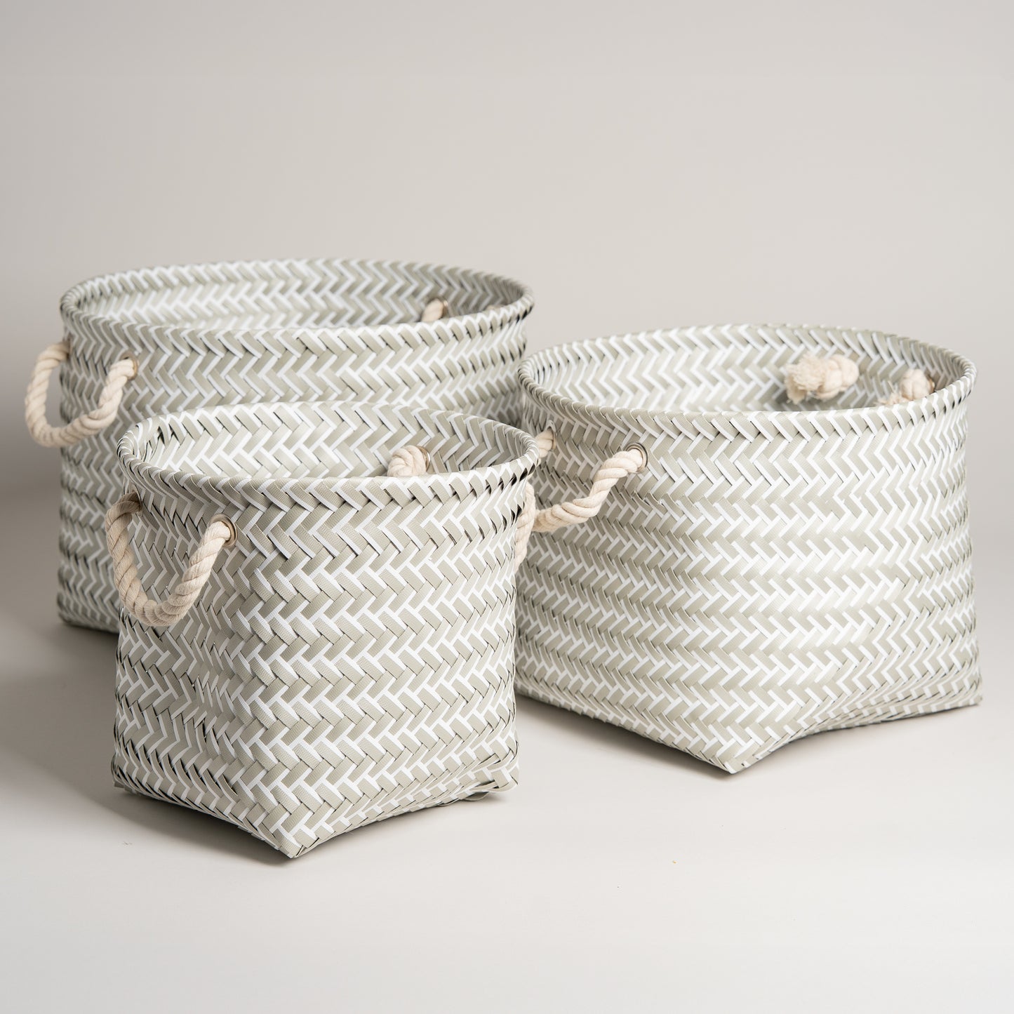 Cesto redondo Bridge gris y blanco tramado Set x 3 37x29 I 33x27 I 28x24 cm