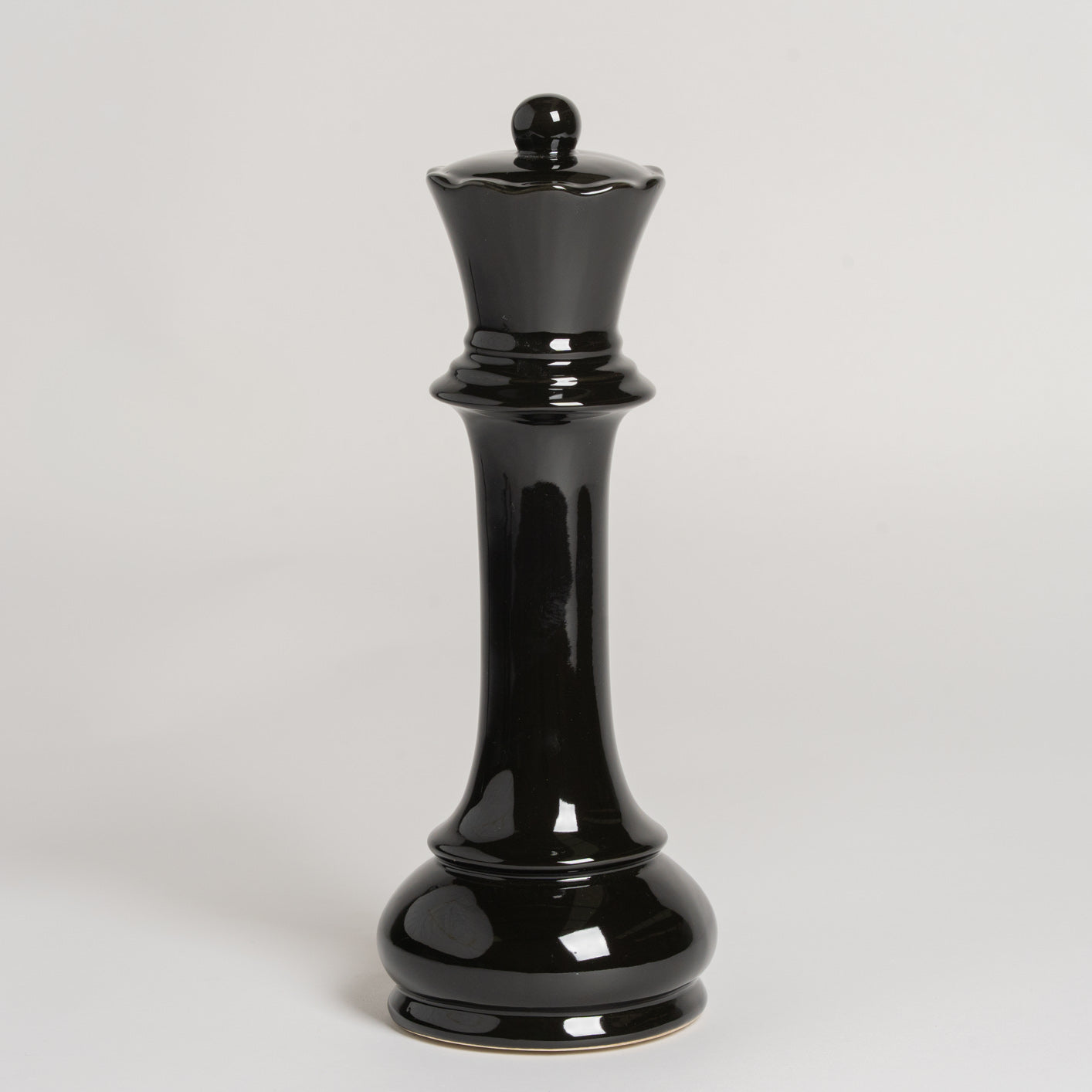 Pieza de ajedrez ceramica negra Reina 10x30 cm