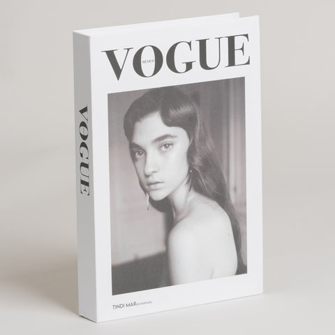 Libro decorativo Vogue modelo 8 24x16x3 cm