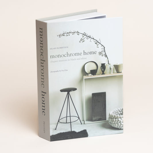 Libro caja cierre magnetico monochrome modelo 70 17x4x27 cm