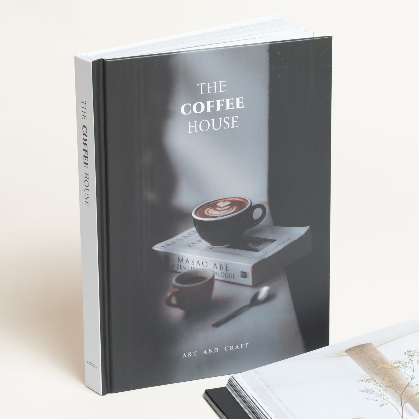 Libro con contenido The Coffee Cup modelo 84 27x19x2 cm