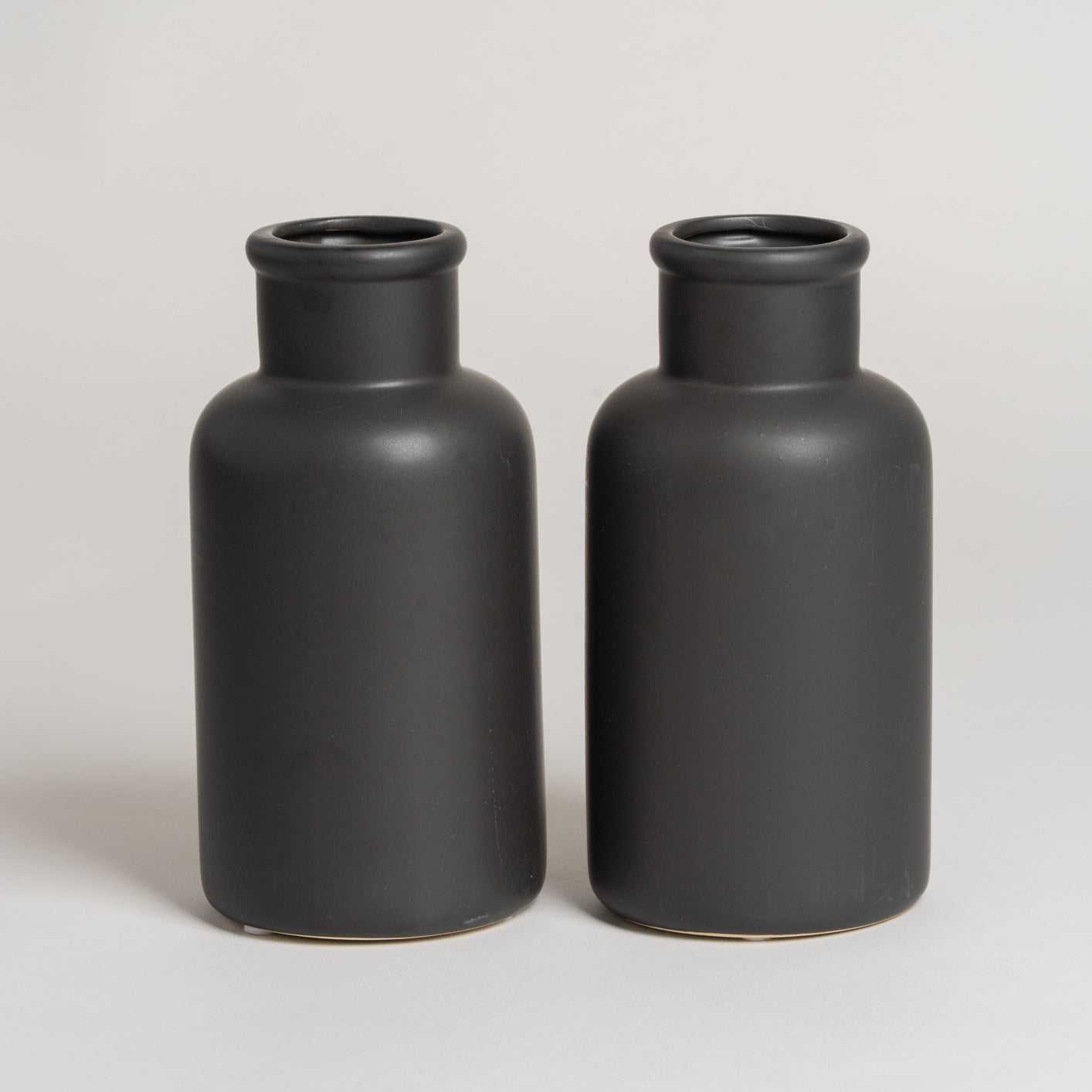 Jarron cuello alto negro set x 2 10x21 cm