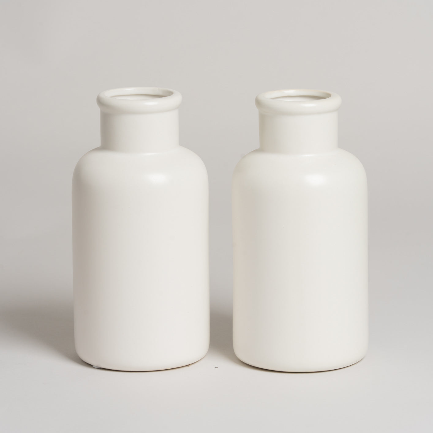 Jarron cuello alto blanca set x 2 medidas 10.5x21.5cm