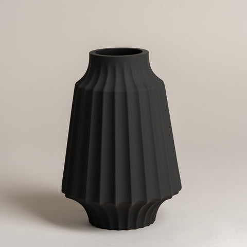 Jarron de vidrio blackburn negro medium 25 cm