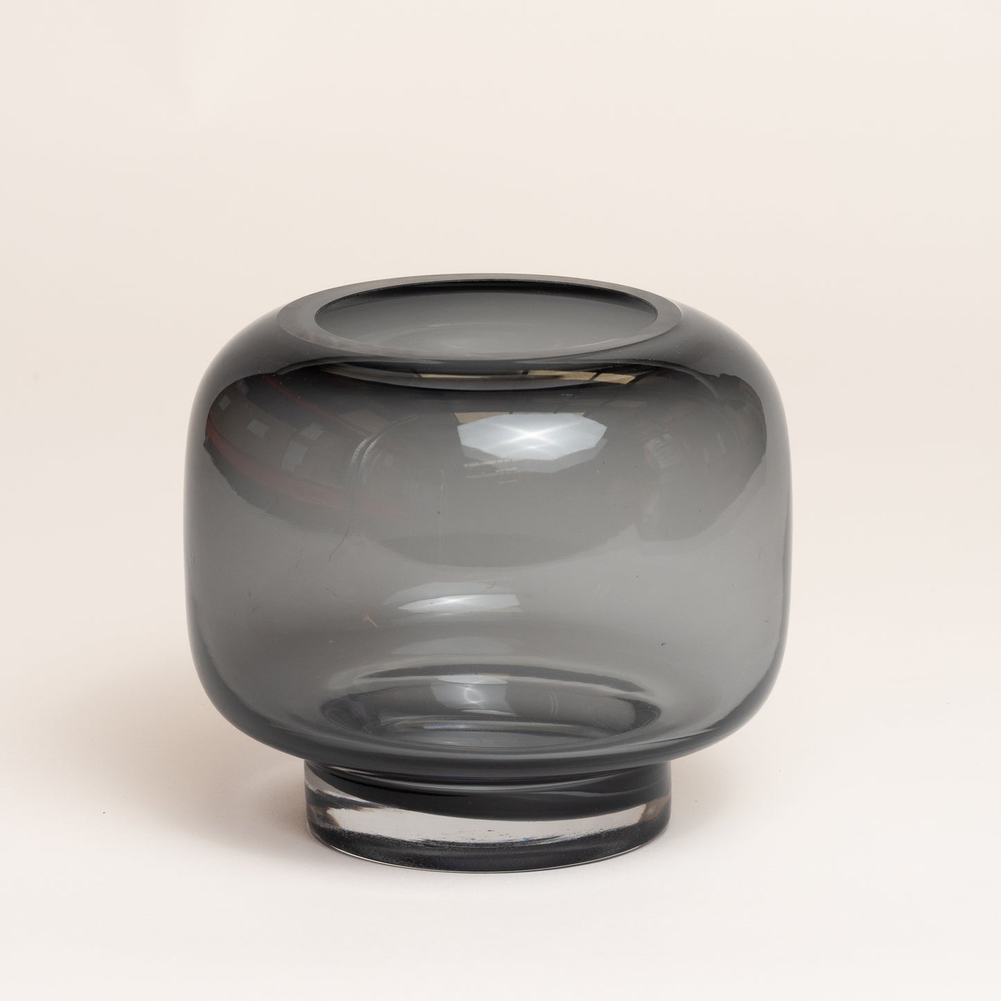 Florero vidrio transparente l  helium hagrid negro 14x16 cm