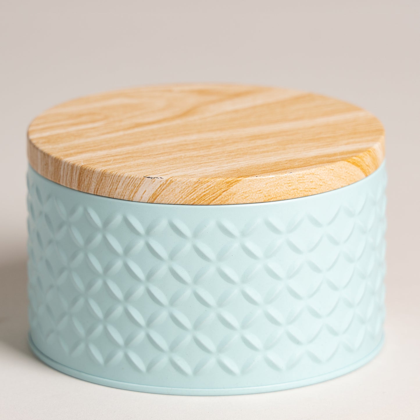 Lata tapa tipo madera base celeste 13x8 cm