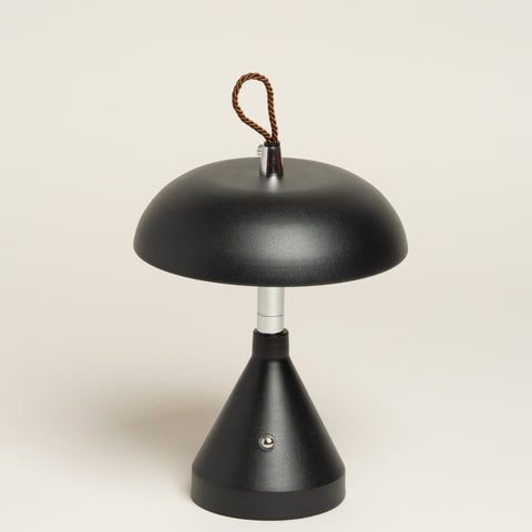 Lampara usb Lumen metalica negra 9x20 cm