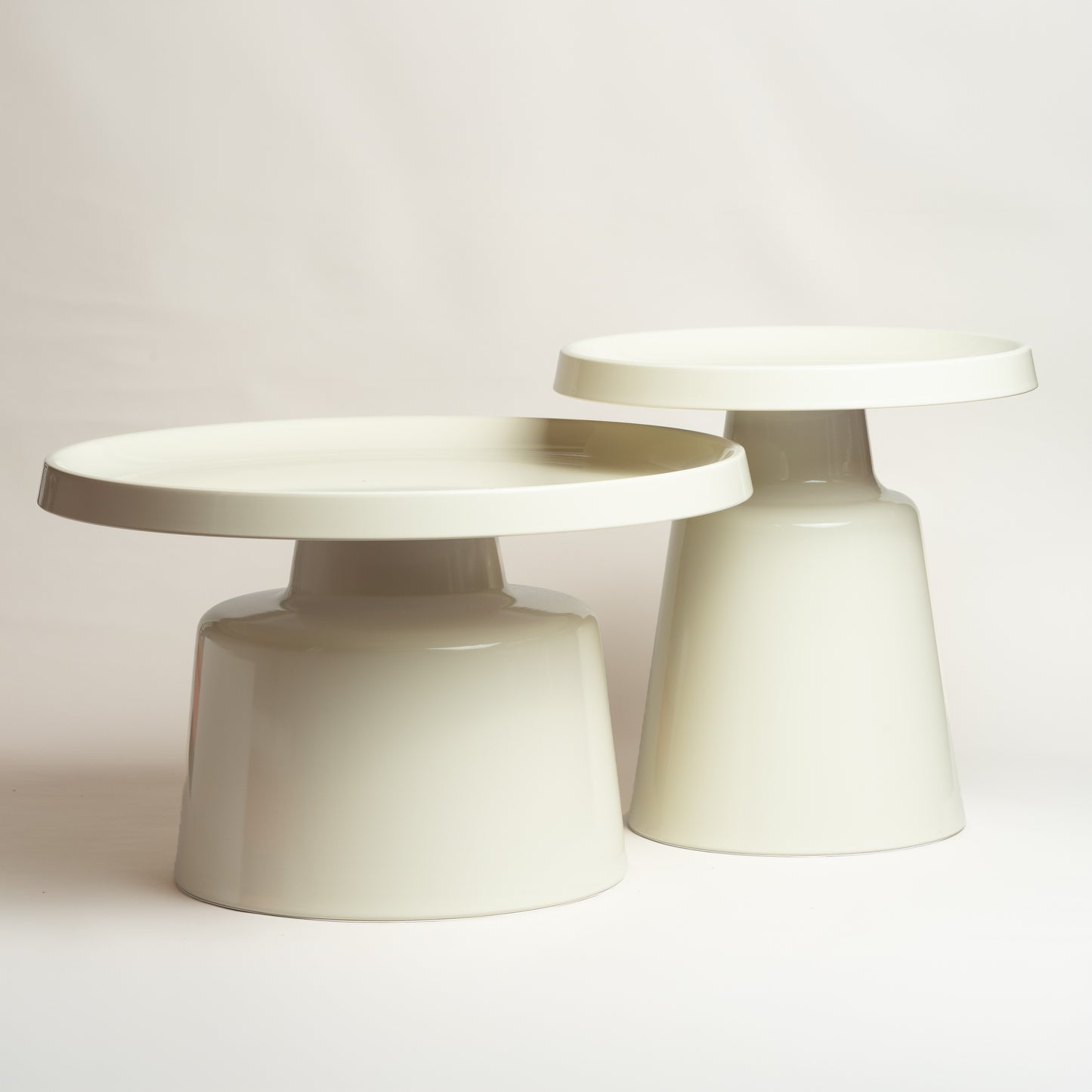 Mesa Indala blanca set 70x70x42 I 50x50x50 cm