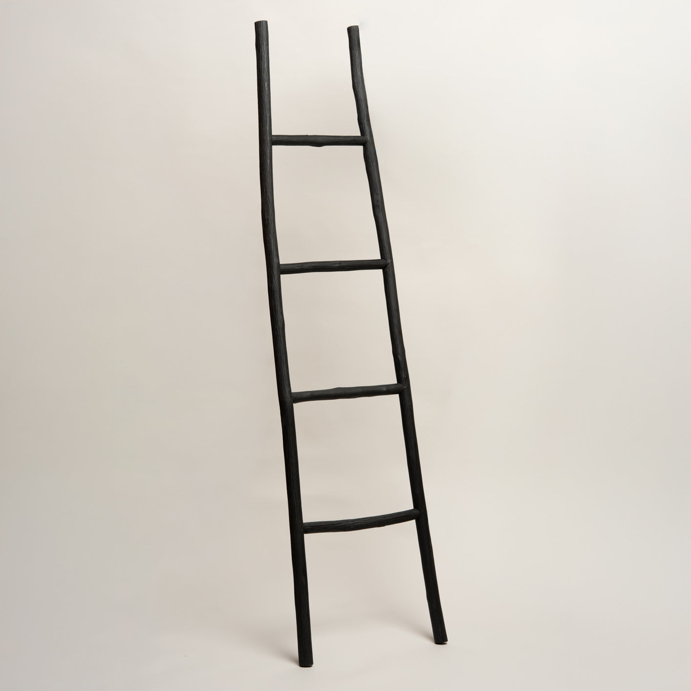 Escalera decorativa Root negra 34 x 150 cm