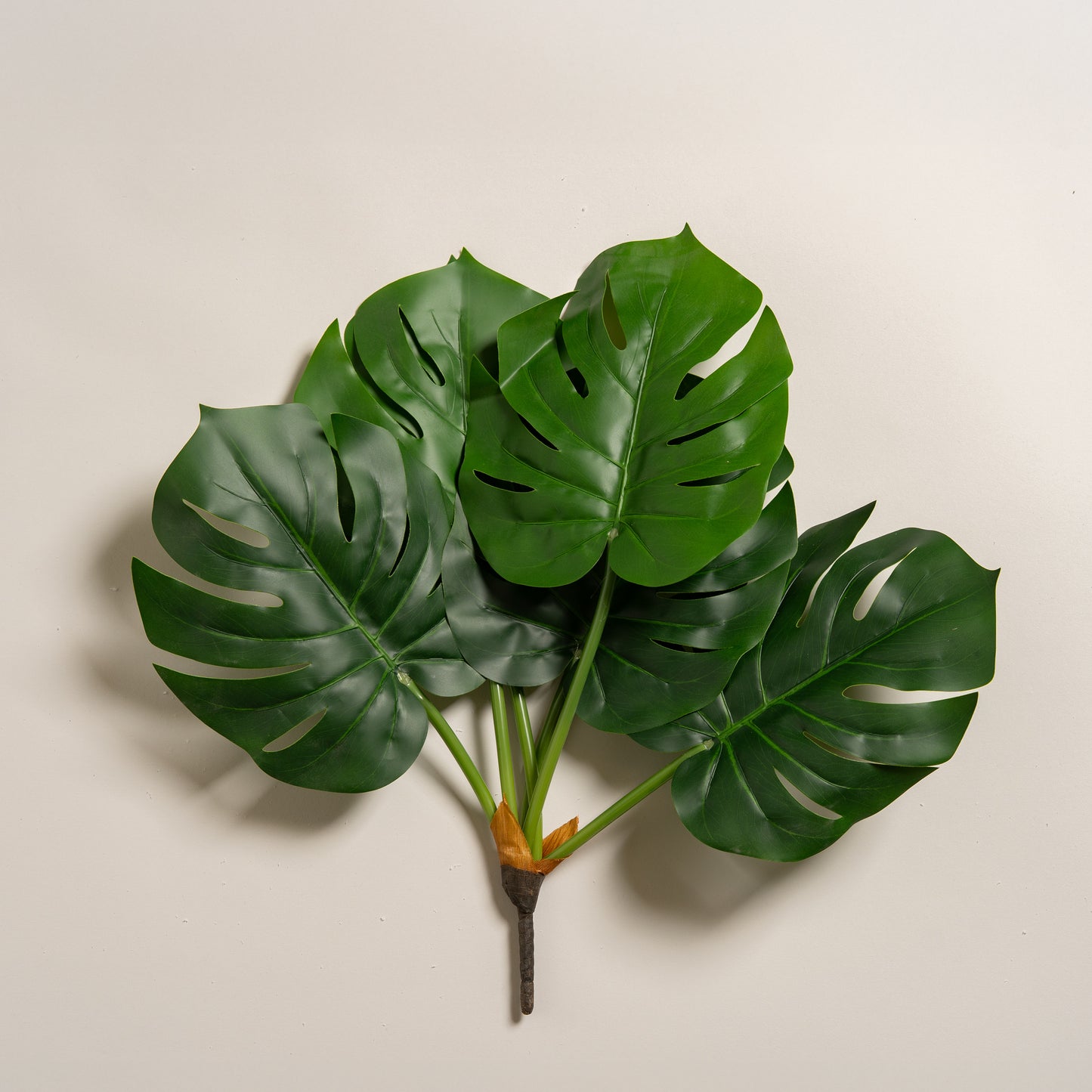 Planta artificial monstera con 5 hojas 43 cm